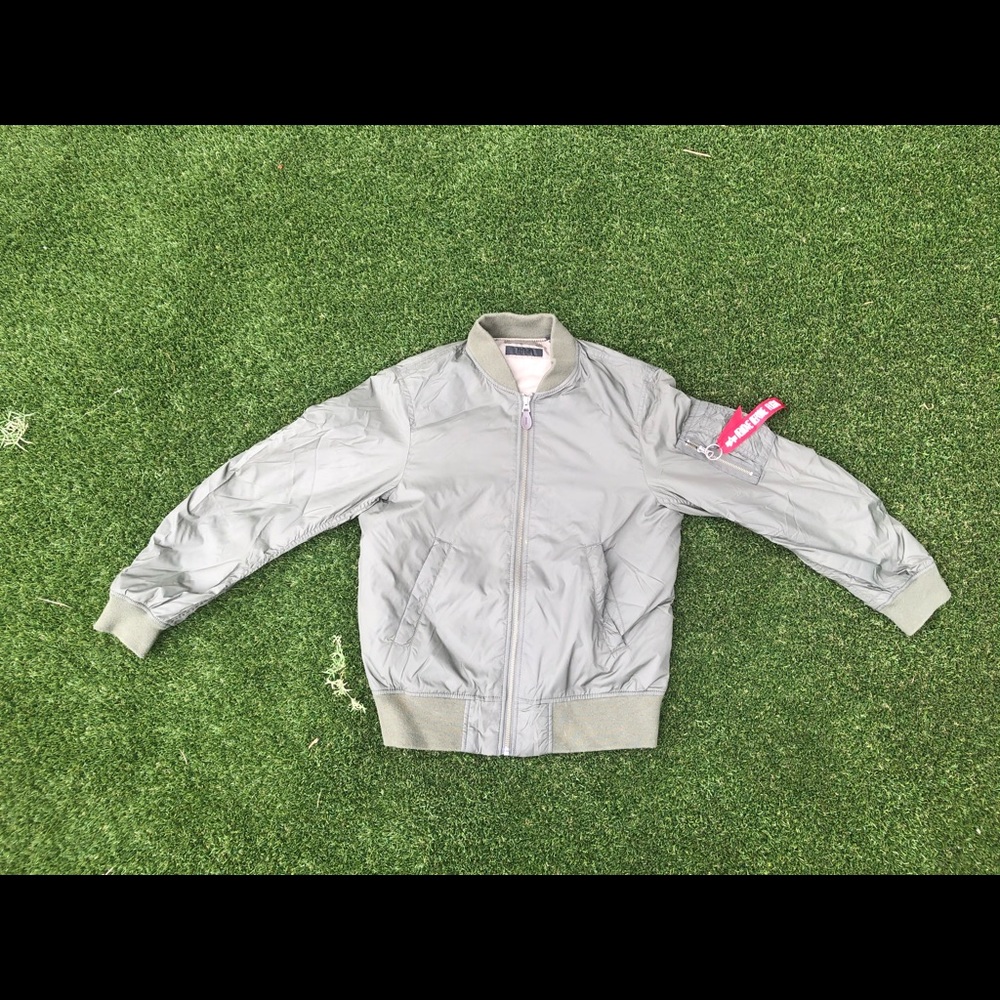 OLIVE GREEN UNIQLO BOMBER JACKET